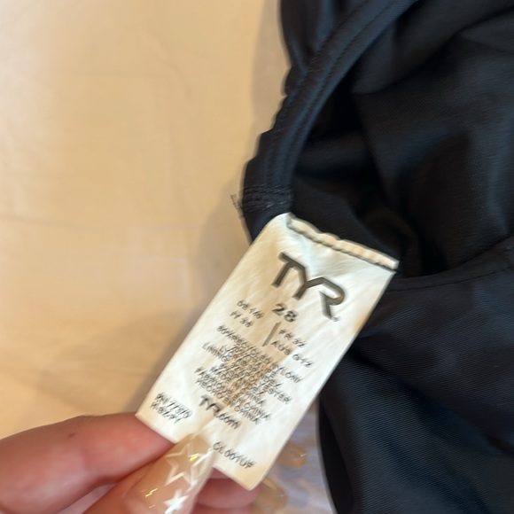 TYR Swimsuit - Picture 3 of 3